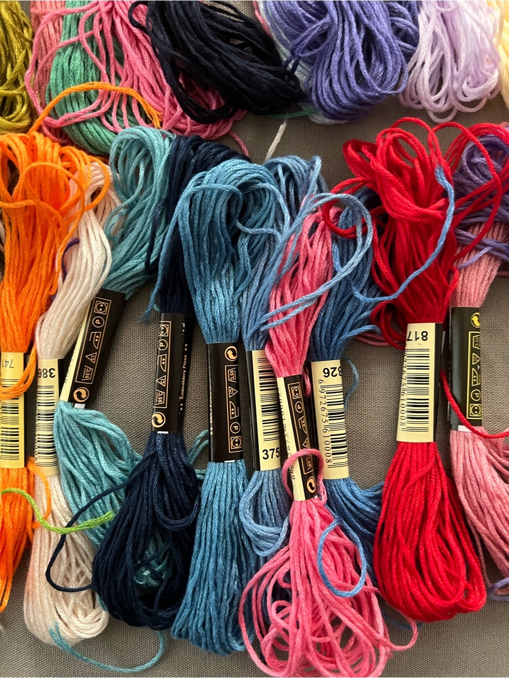 Assorted Embroidery Floss Collection Multi-Color Craft Threads 130+ - Picture 9 of 13
